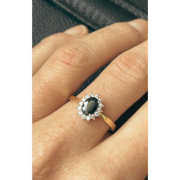 Bague fleur saphir noir or jaune et blanc 750 avec oxydes de zirconium Bague fleur saphir noir or jaune et blanc 750 avec oxydes de zirconium